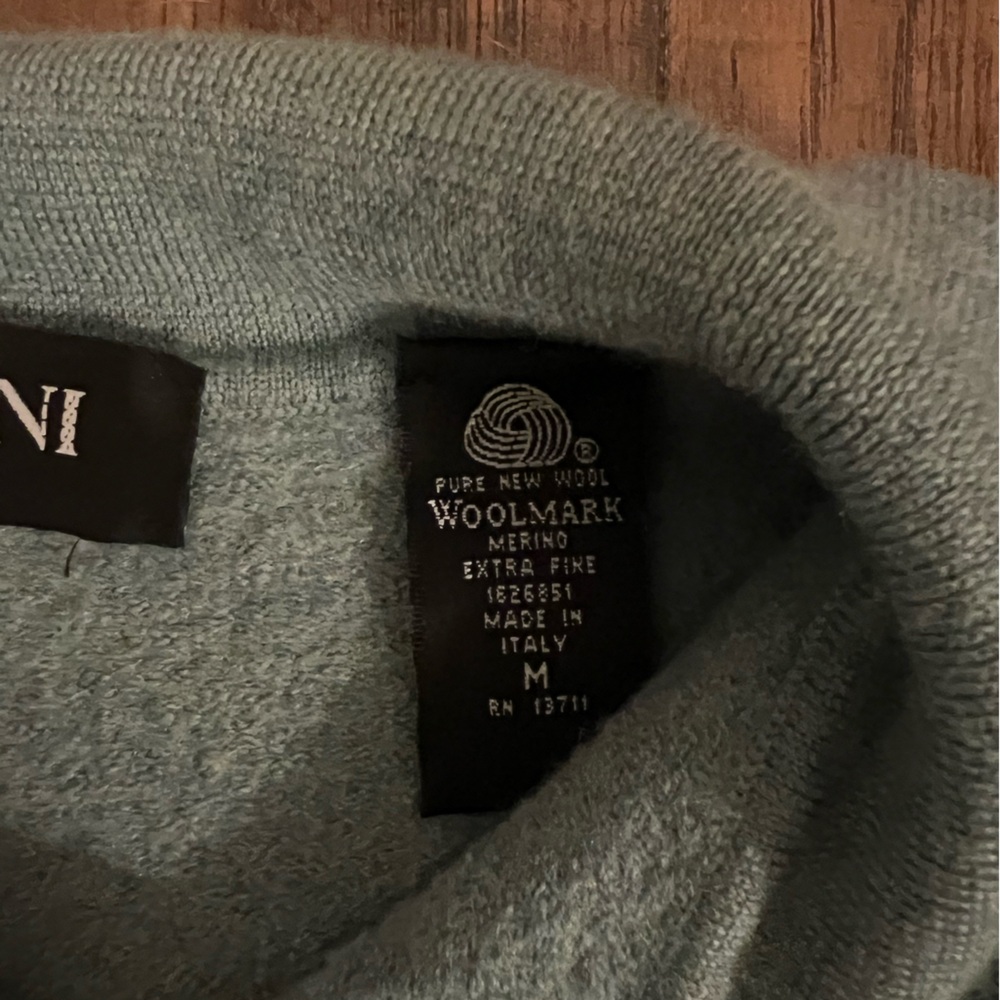 Button up Collared sweater - Picture 5 of 5